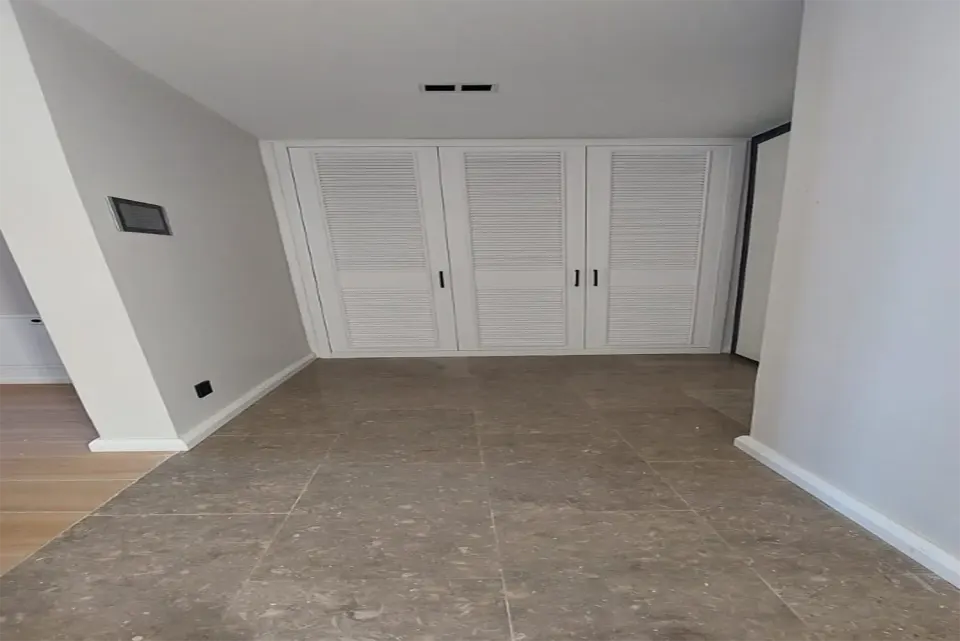 Panjur Kapaklı Gömme Dolap – Beyaz, Üç Kapaklı Niş Uygulama